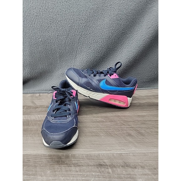 Nike Other - Nike Air Max IVO Obsidian Youth Girls Size 4Y 579998-464